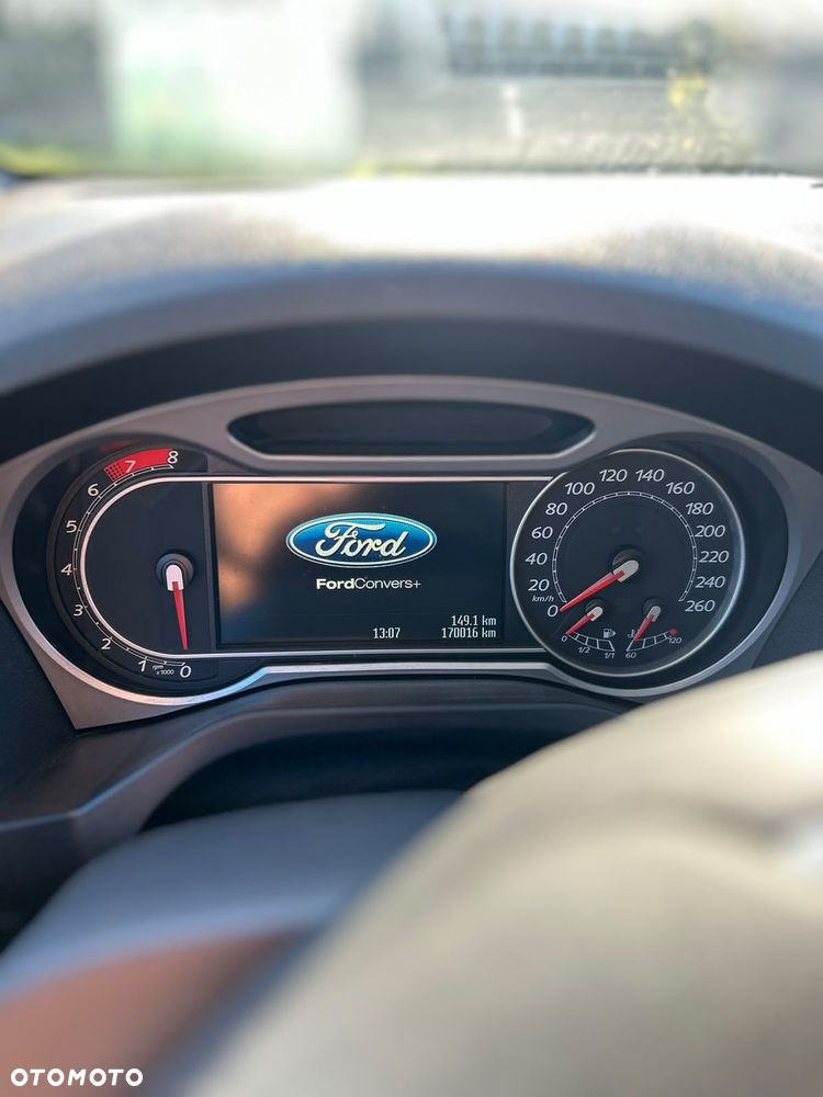 Ford S-Max - 13
