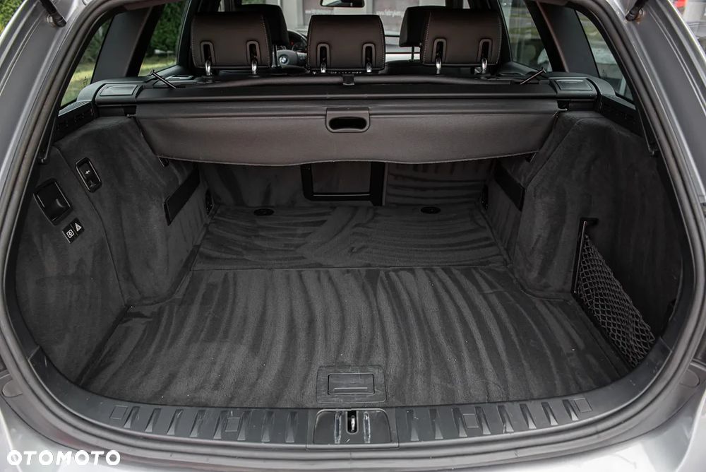 BMW Seria 3 320d xDrive DPF Touring - 31