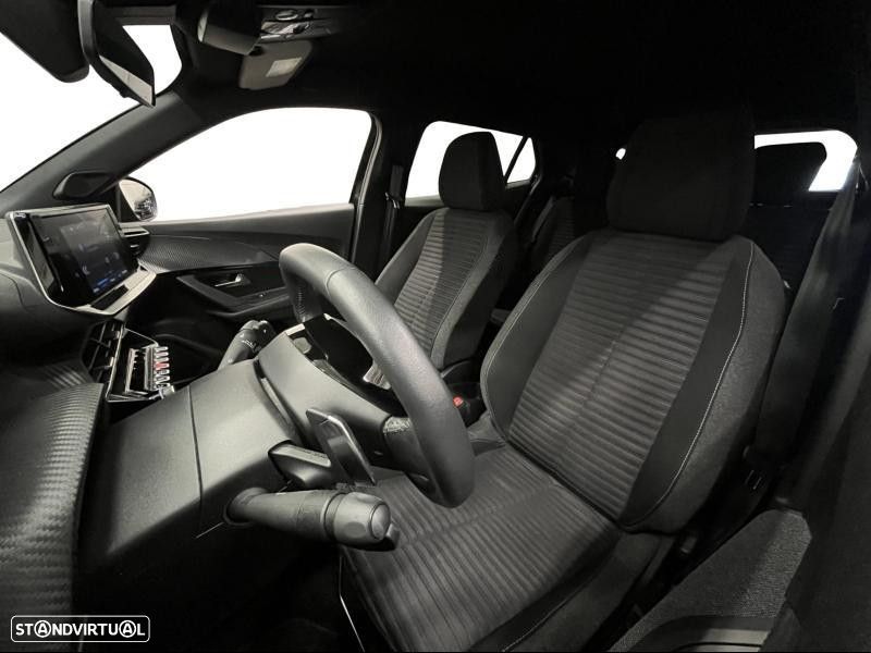 Peugeot 2008 1.2 PureTech Active EAT8 - 4