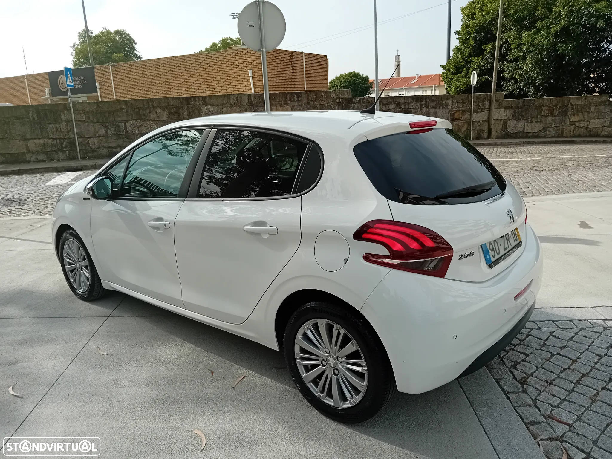 Peugeot 208 1.5 BlueHDi Signature - 29