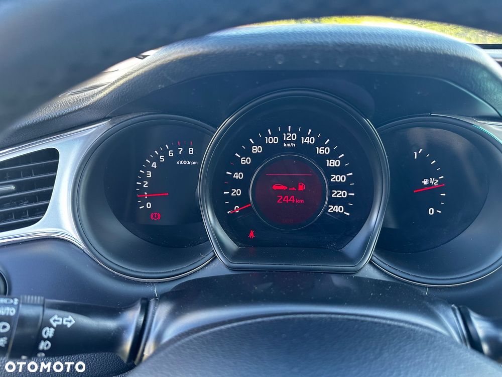 Kia Ceed - 10