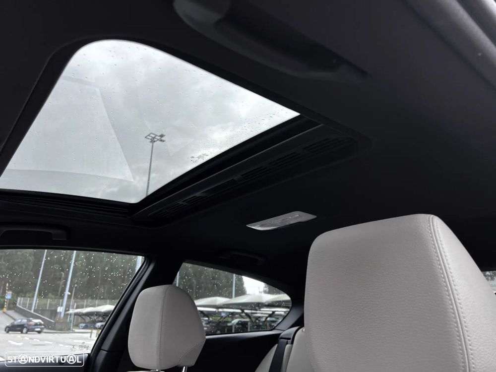 BMW 118 i Pack M - 12