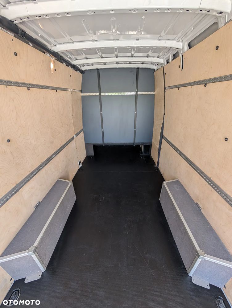 Mercedes-Benz Sprinter - 31