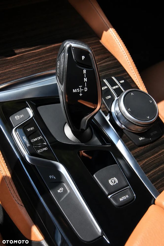 BMW Seria 5 540i xDrive Sport Line - 17