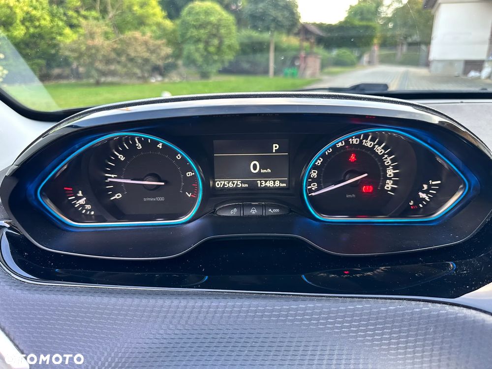 Peugeot 2008 1.2 Pure Tech Allure S&S EAT6 - 6