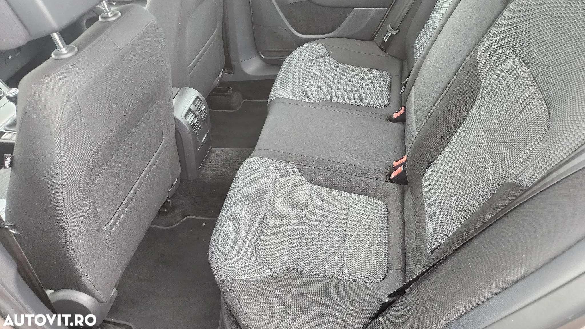 Volkswagen Passat - 10