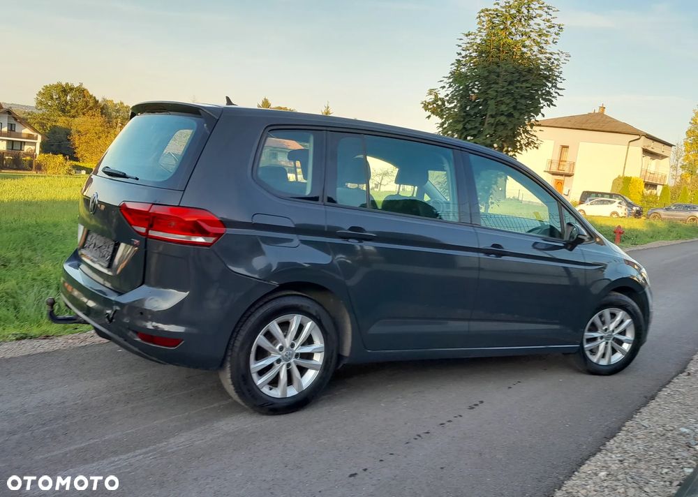 Volkswagen Touran - 3