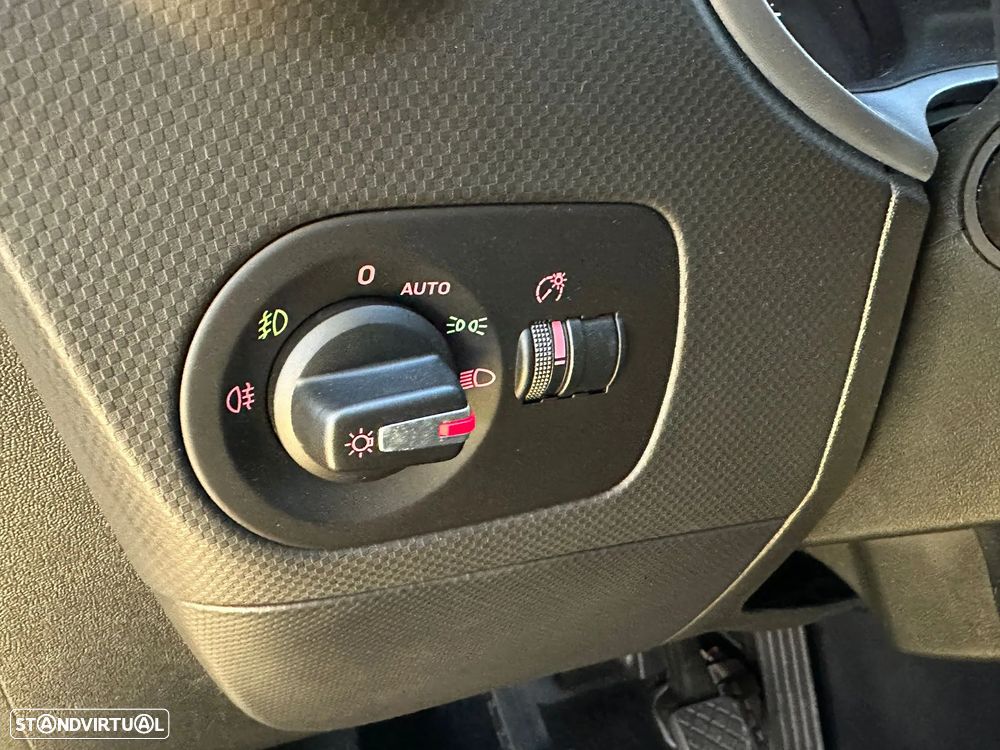 SEAT Leon 1.6 TDI Ecomotive Sport Start/Stop - 10
