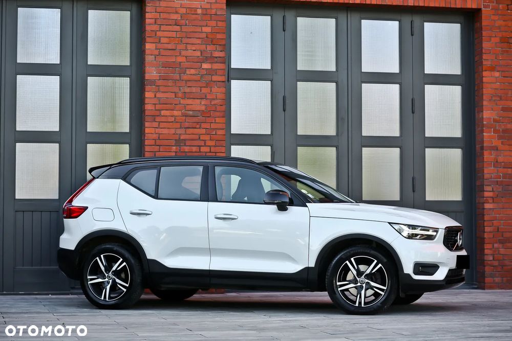 Volvo XC 40 D4 AWD Geartronic R-Design - 3