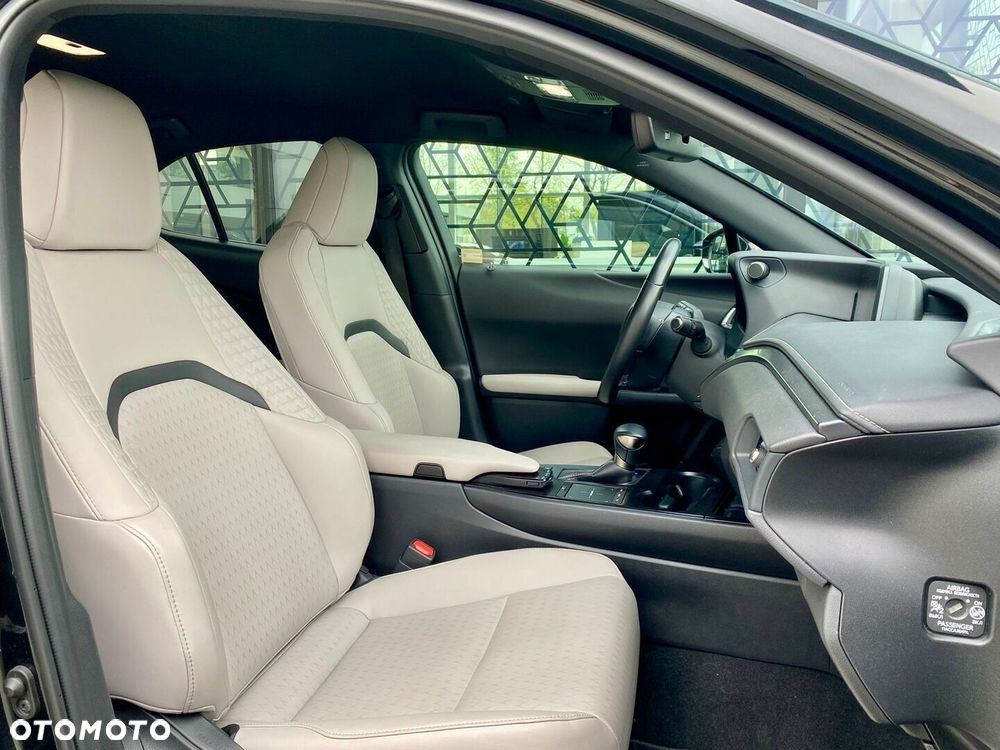 Lexus UX 250h GPF F Impression 2WD - 24