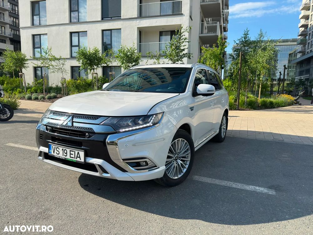 Mitsubishi Outlander PHEV 2.4 L 4X4 Instyle+ - 2