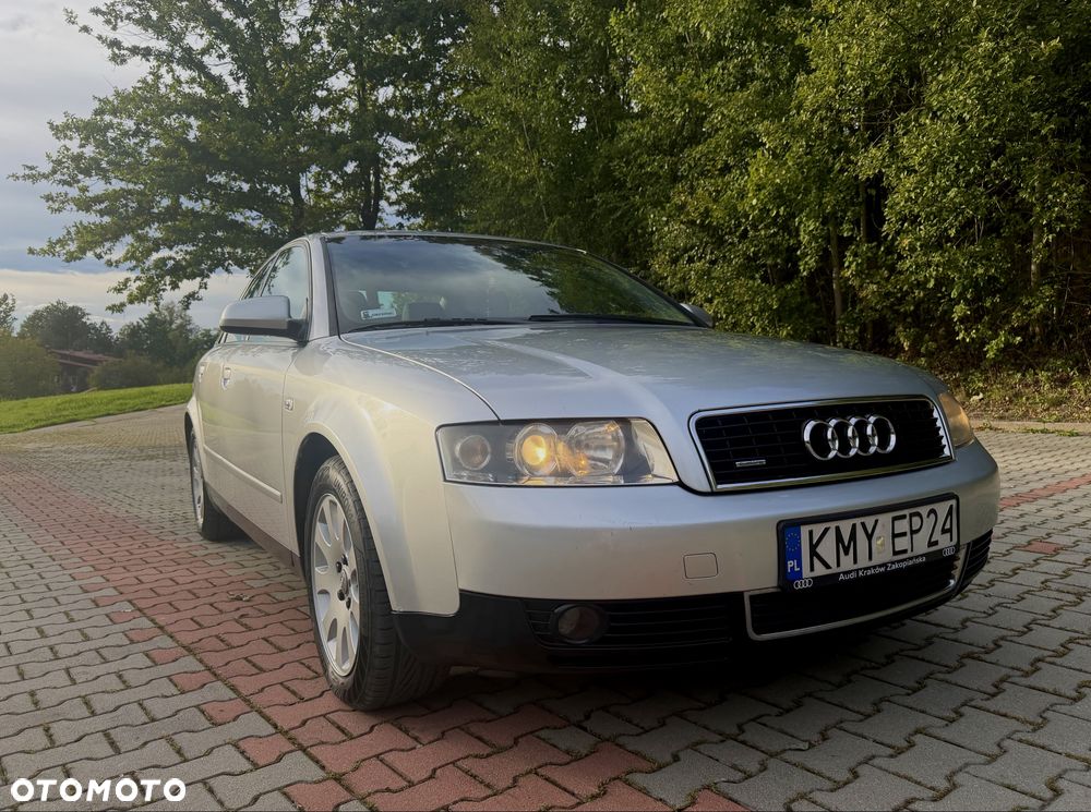 Audi A4 Limousine - 1