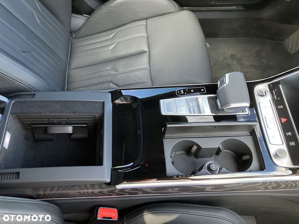 Audi A8 - 36