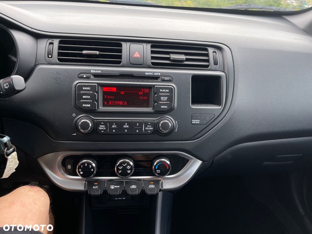 Kia Rio 1.2 Attract - 16