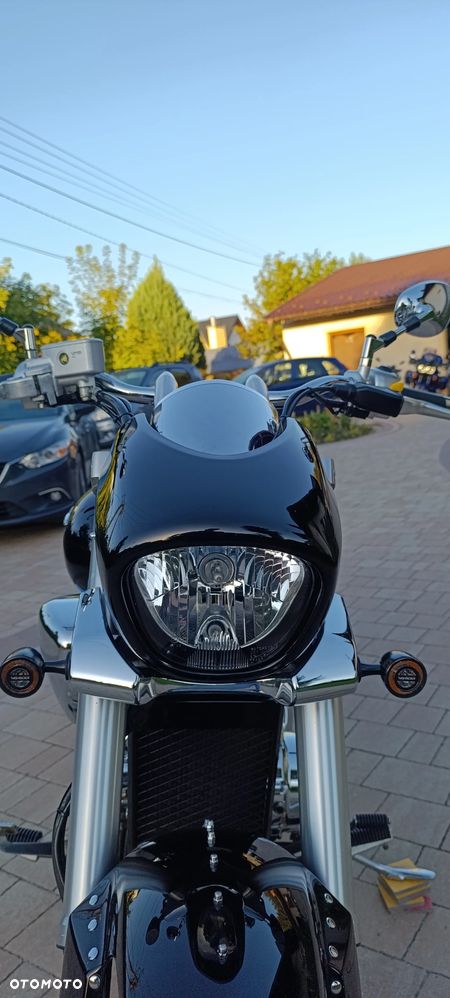 Suzuki Intruder - 18