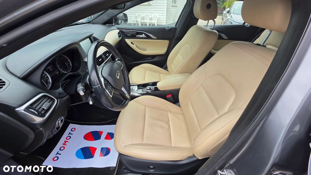 Infiniti QX30 2.0t Luxe Tech AWD 7DCT - 11