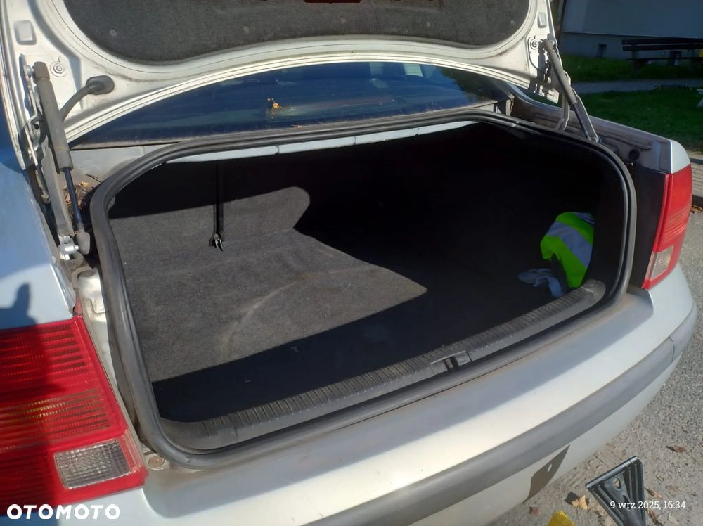Volkswagen Passat - 6