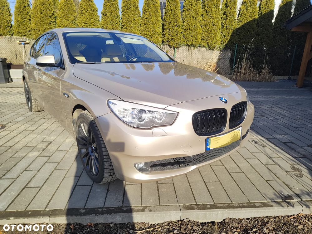 BMW 5GT - 1