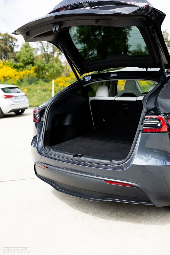 Tesla Model Y Long Range Dual Motor AWD - 45