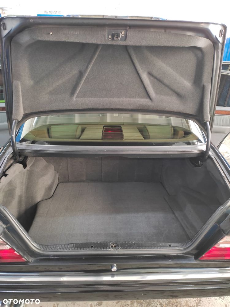 Mercedes-Benz Klasa E 420 - 27