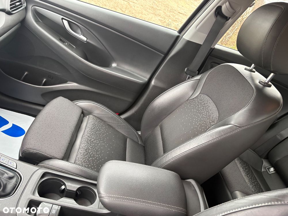 Hyundai i30 1.6 CRDI Premium DCT - 23