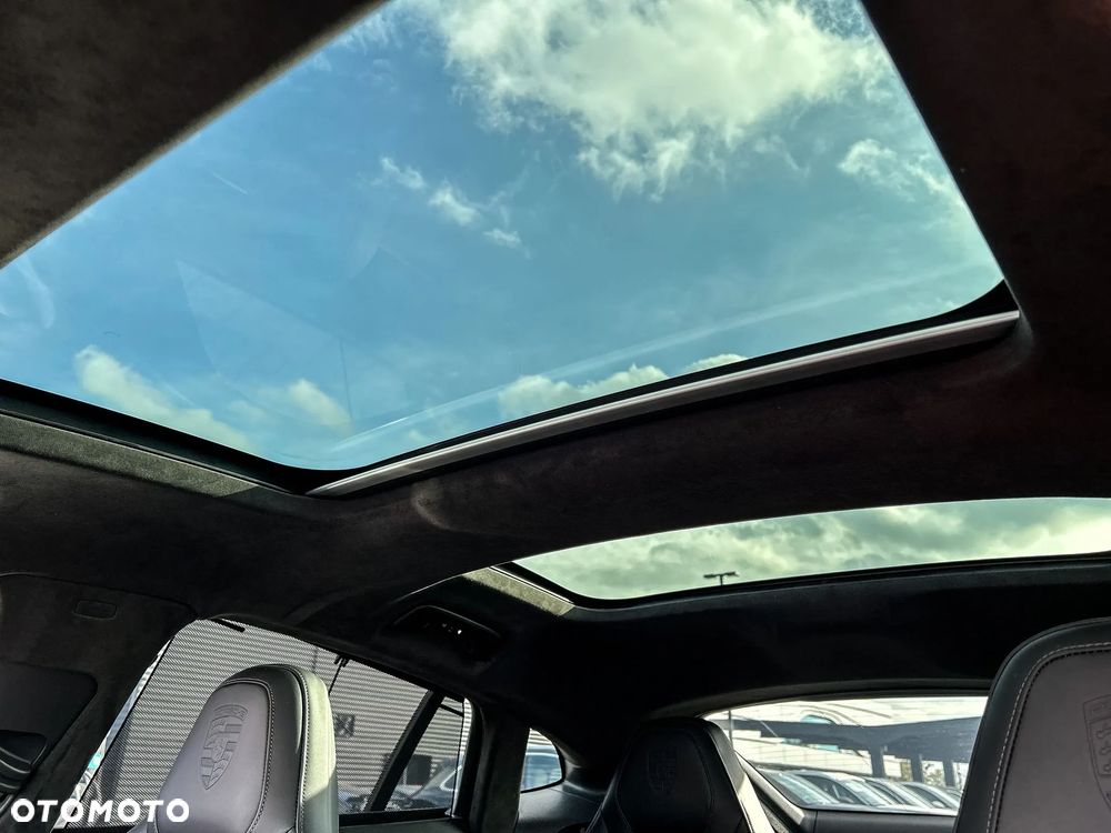 Porsche Panamera Turbo E-Hybrid PHEV - 23