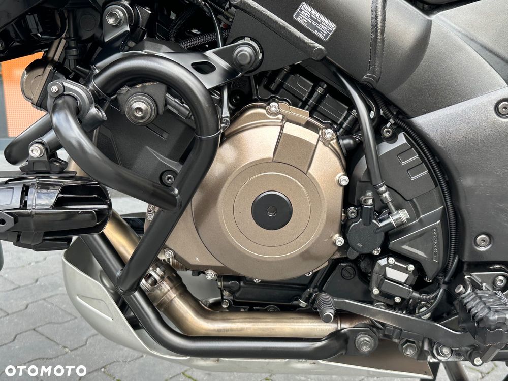 Suzuki V-STROM - 35