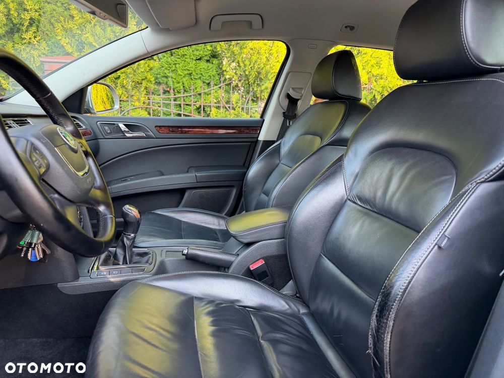 Skoda Superb 2.0 TDI 4x4 Exclusive - 31
