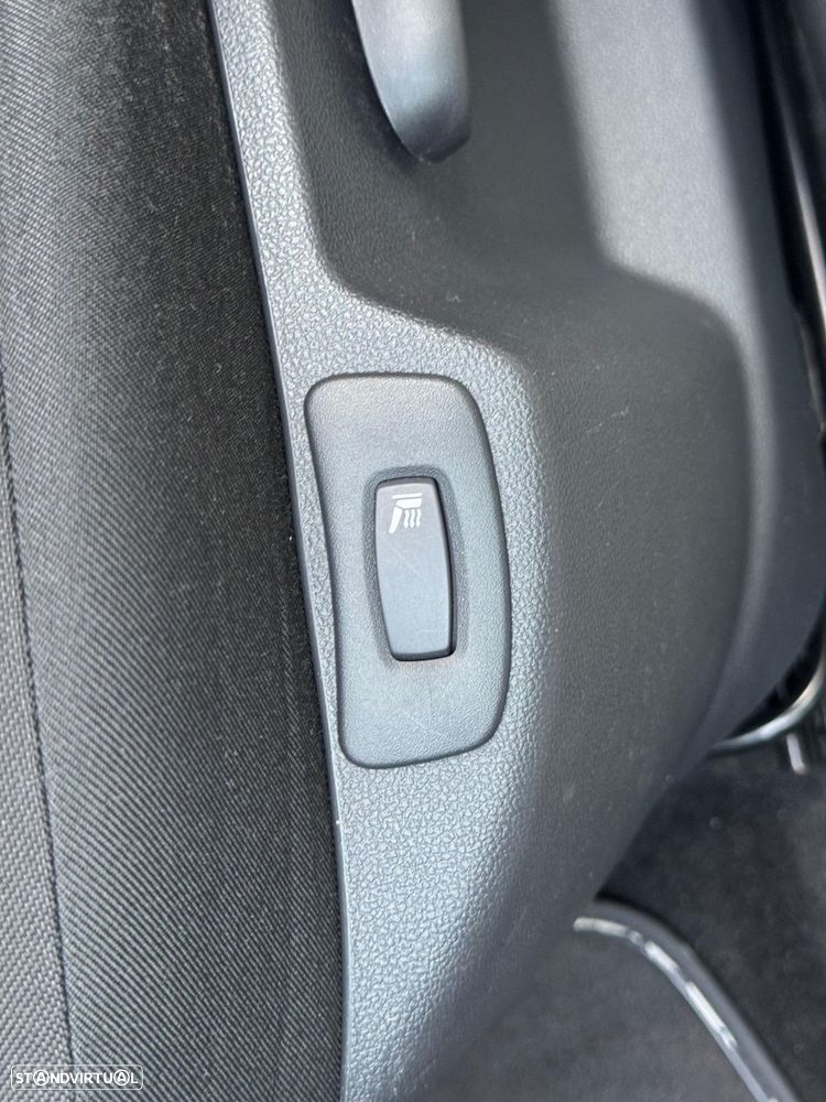 Renault Captur 1.2 TCe Exclusive EDC - 22