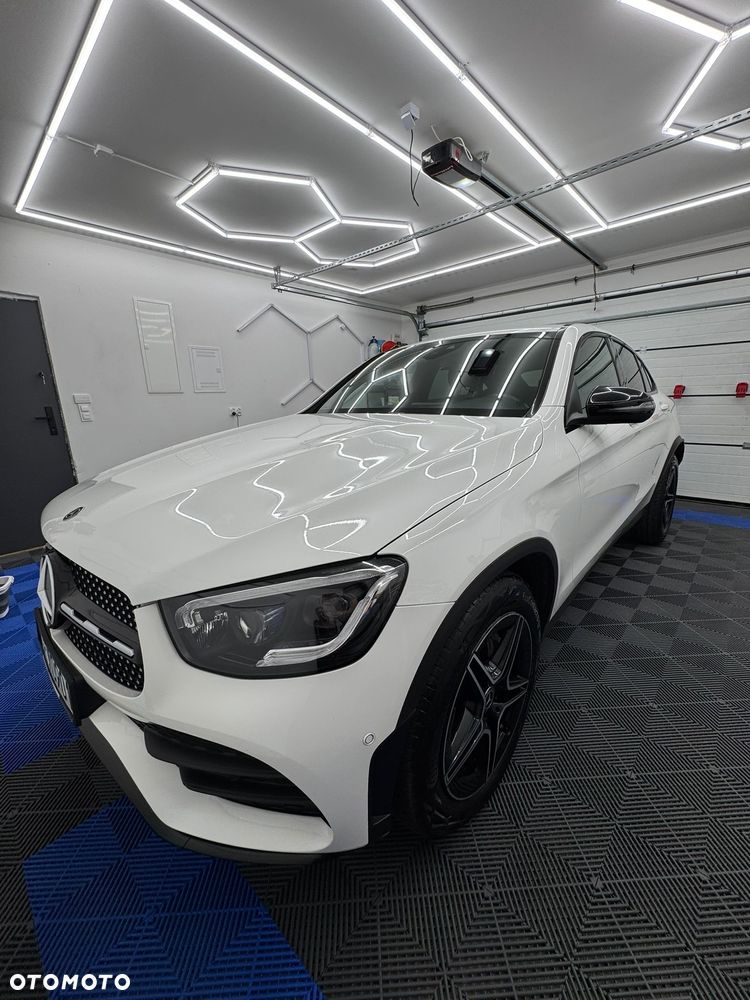 Mercedes-Benz GLC 300 4Matic 9G-TRONIC AMG Line Plus - 12