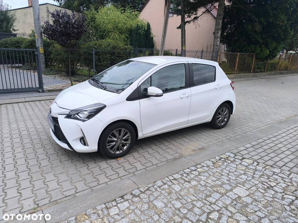 Toyota Yaris - 10