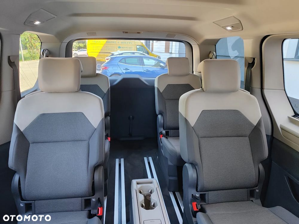 Volkswagen Multivan - 17