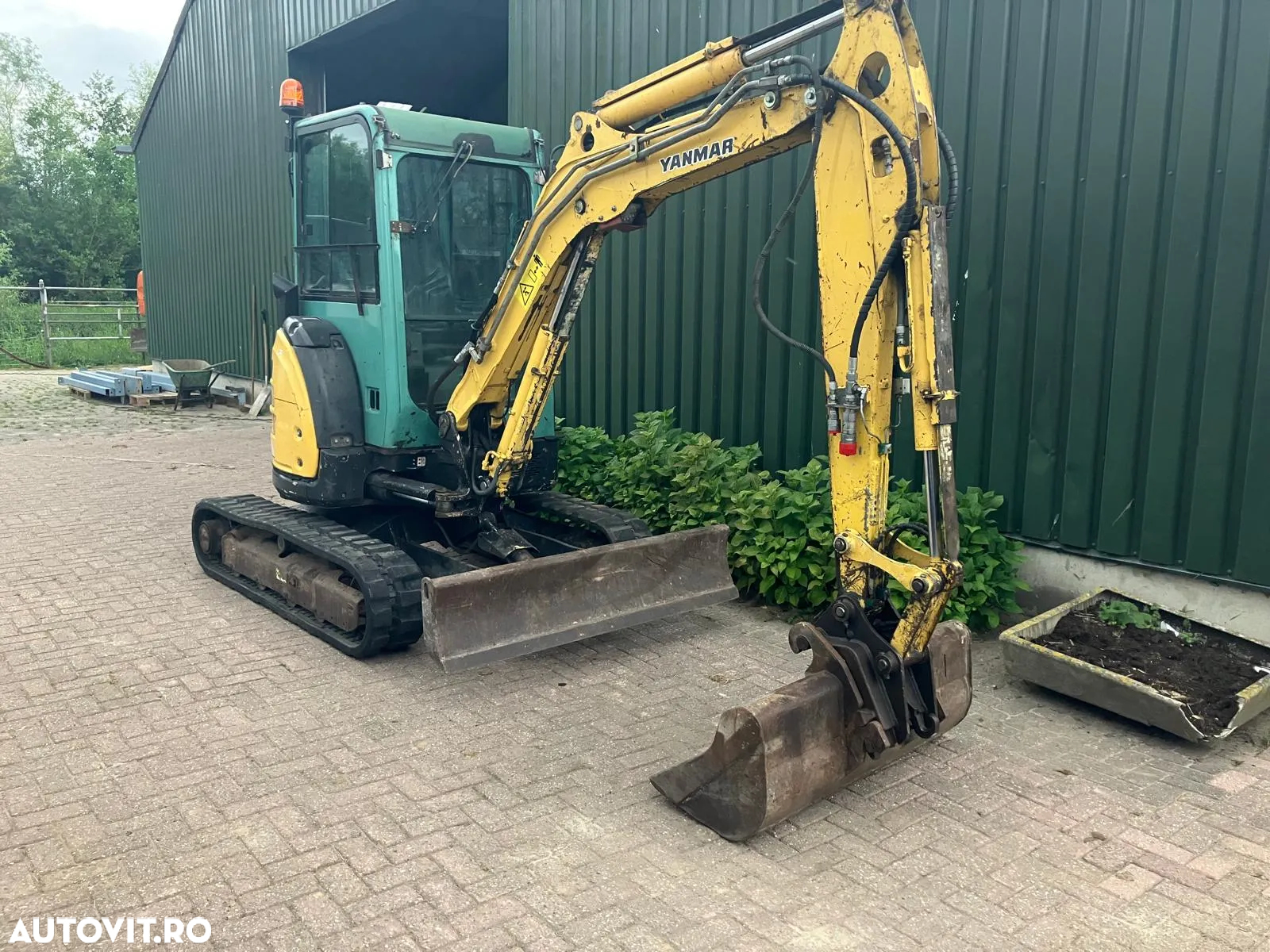 Yanmar VIO38 miniexcavator compact pe senile - 3