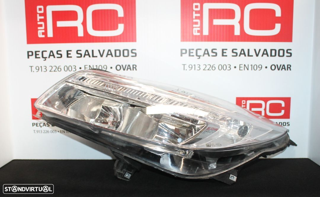 Farol Opel Insignia de 2010 - 1