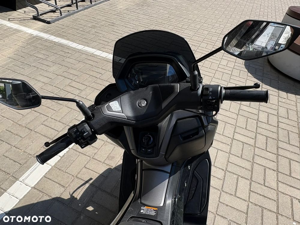 Yamaha NMAX - 4