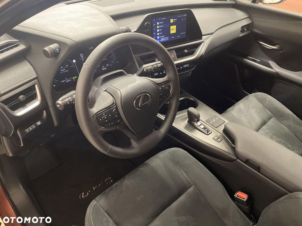 Lexus UX 300h Business - 9