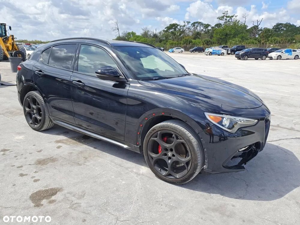 Alfa Romeo Stelvio 2.0 Turbo 16V AT8-Q4 Veloce Ti - 2