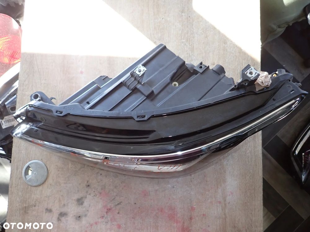 VOLKSWAGEN GOLF VIII LED LAMPA LEWY PRZÓD NA CZĘŚCI 5H1941005 - 5