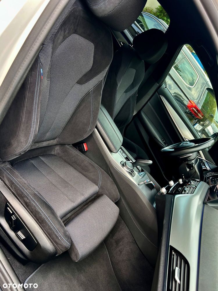 BMW Seria 5 520d xDrive M Sport Edition - 10
