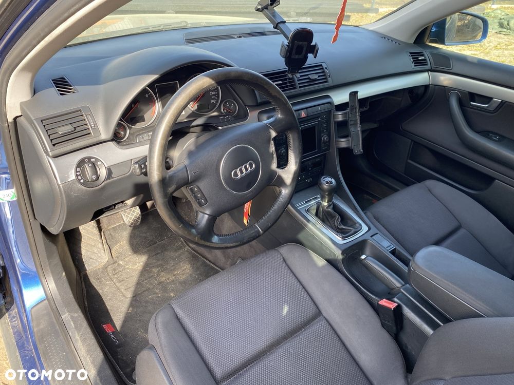 Audi A4 Limousine - 5