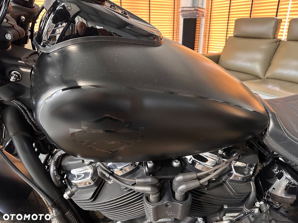 Harley-Davidson Softail Fat Bob - 17