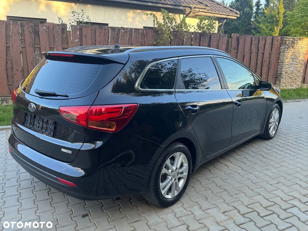 Kia Ceed 1.6 GDI Fifa World Cup Edition - 10