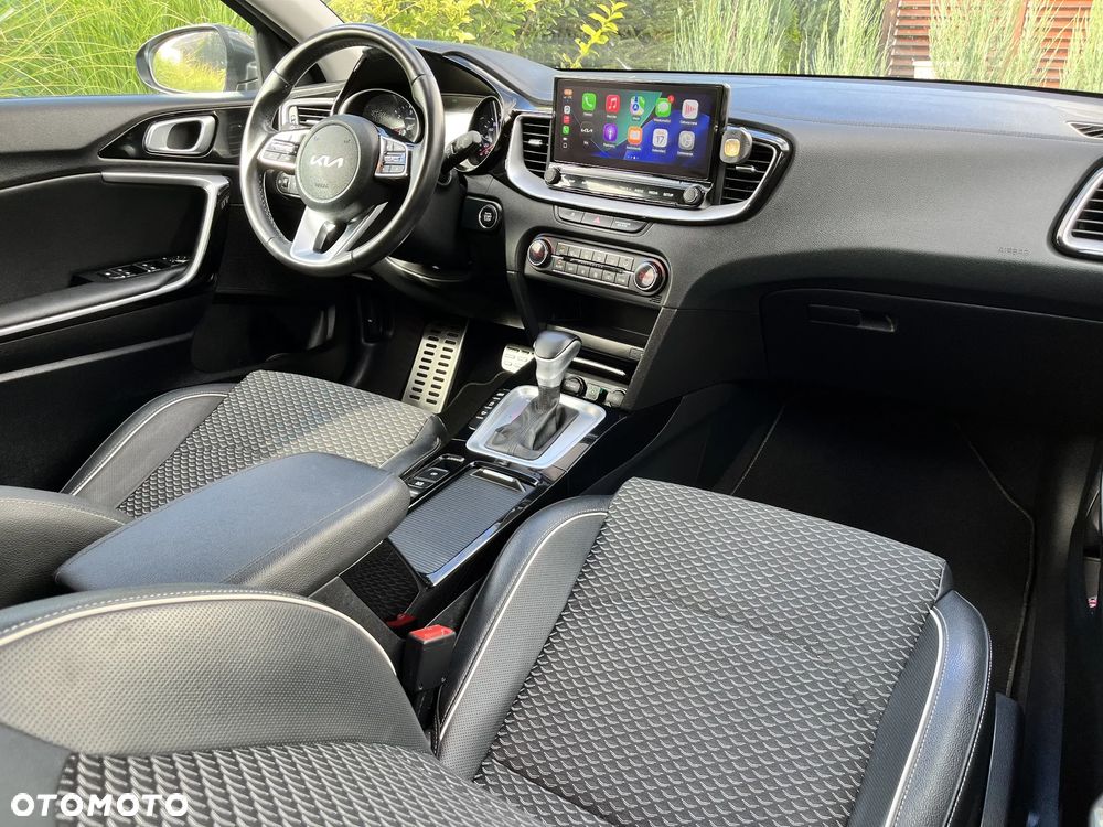 Kia XCeed 1.6 CRDi mHEV L DCT - 24