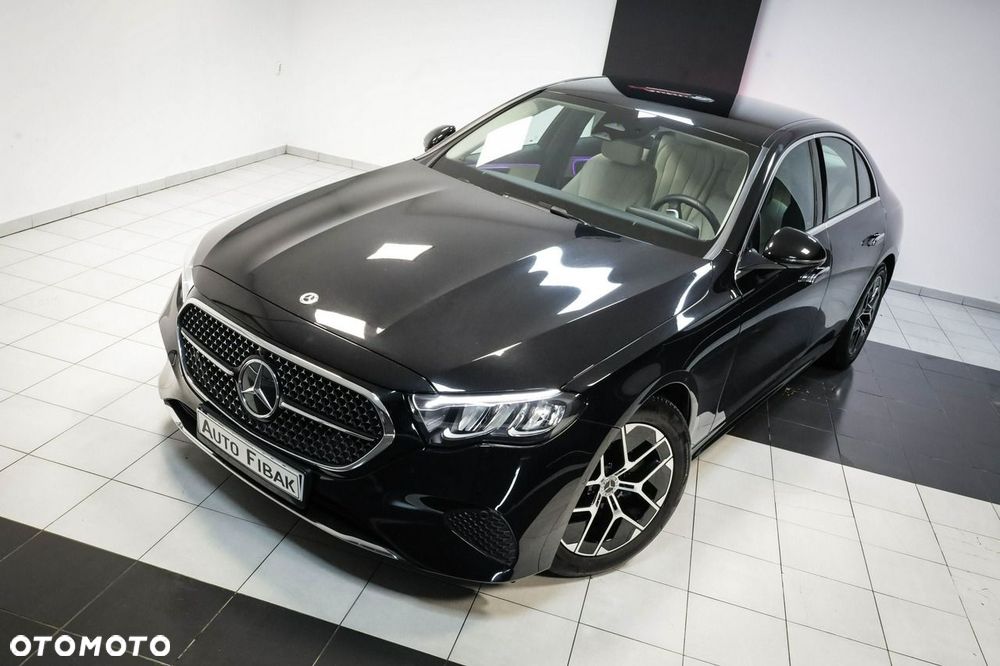 Mercedes-Benz Klasa E 200 4Matic 9G-TRONIC Edition AVANTGARDE - 3