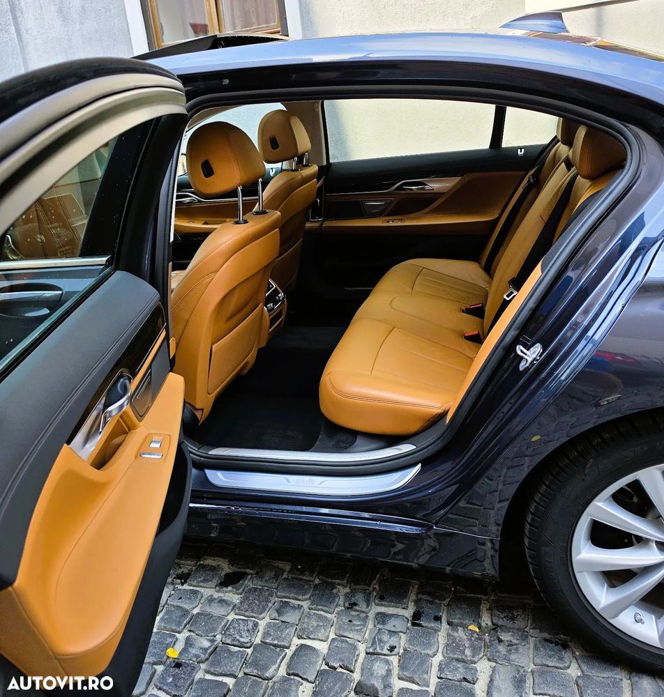 BMW Seria 7 740Li - 11