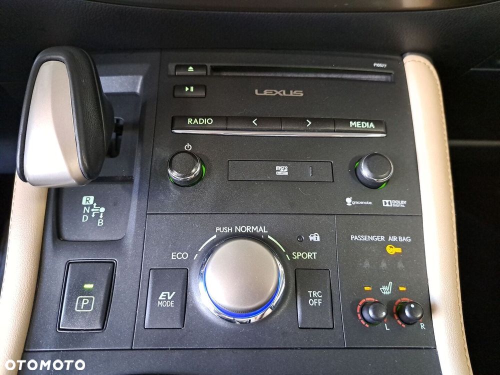 Lexus CT 200h Prestige - 28