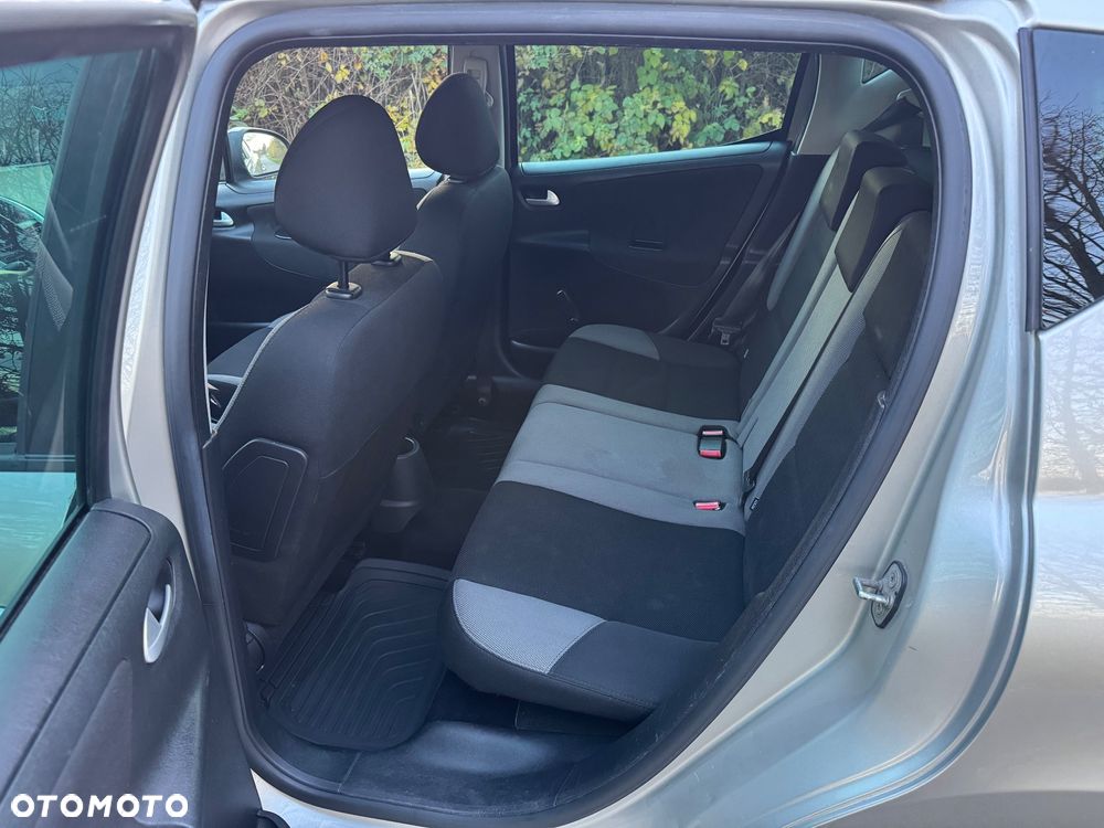 Peugeot 207 1.4 16V Trendy - 9