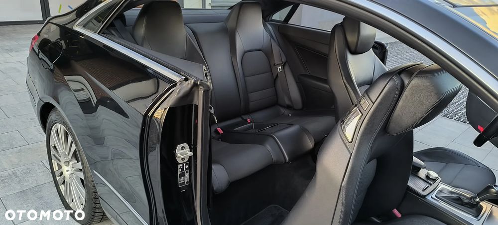 Mercedes-Benz Klasa E 350 CDI DPF BlueEFFICIENCY 7G-TRONIC Elegance - 13
