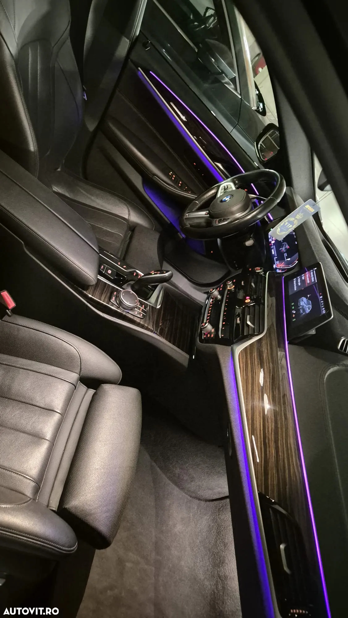 BMW Seria 5 530d xDrive AT MHEV - 21