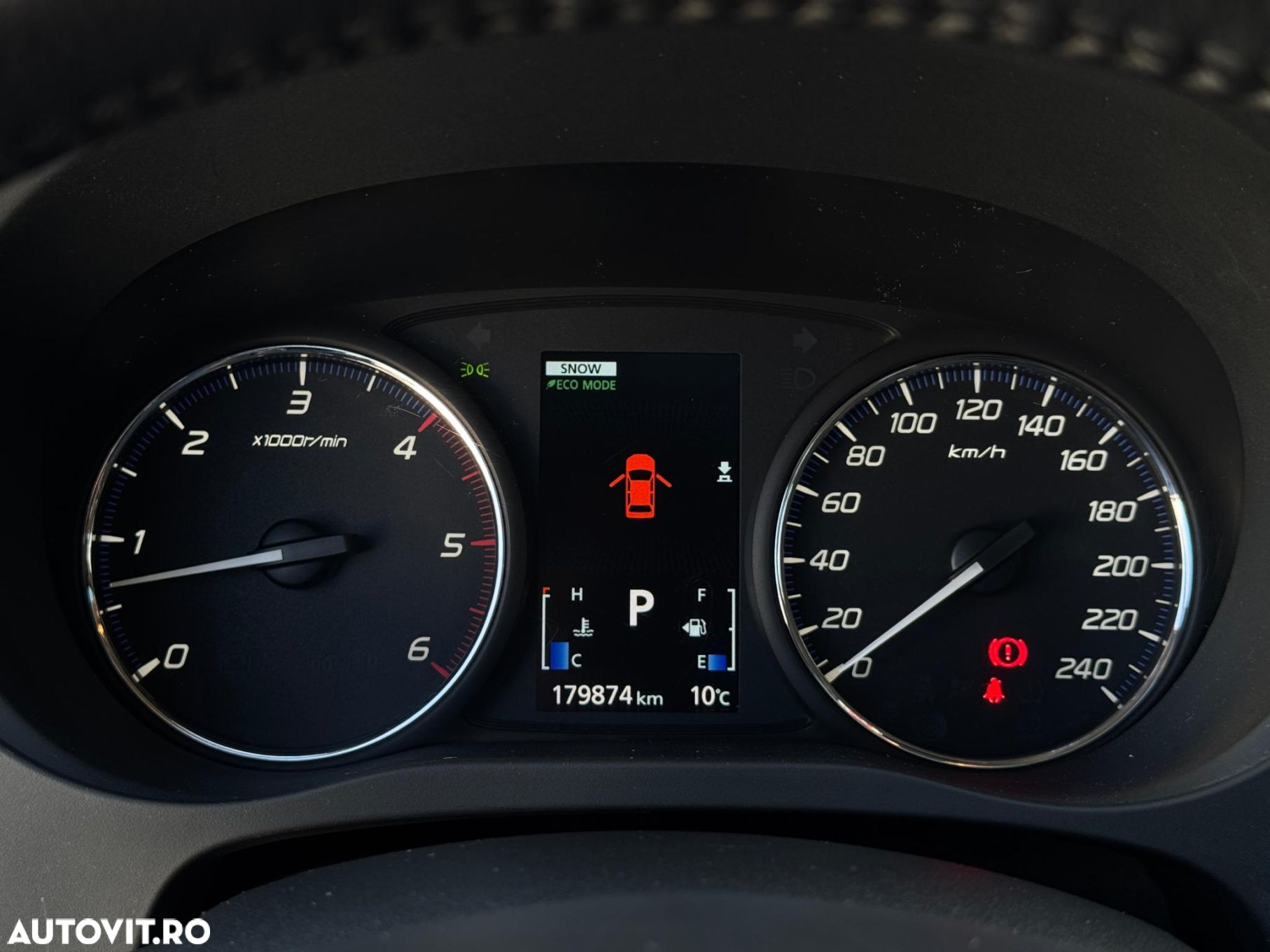 Mitsubishi Outlander - 13